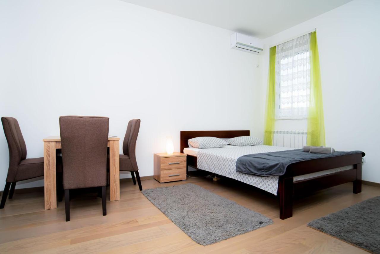 Lust Premium Apartments Kragujevac Bagian luar foto
