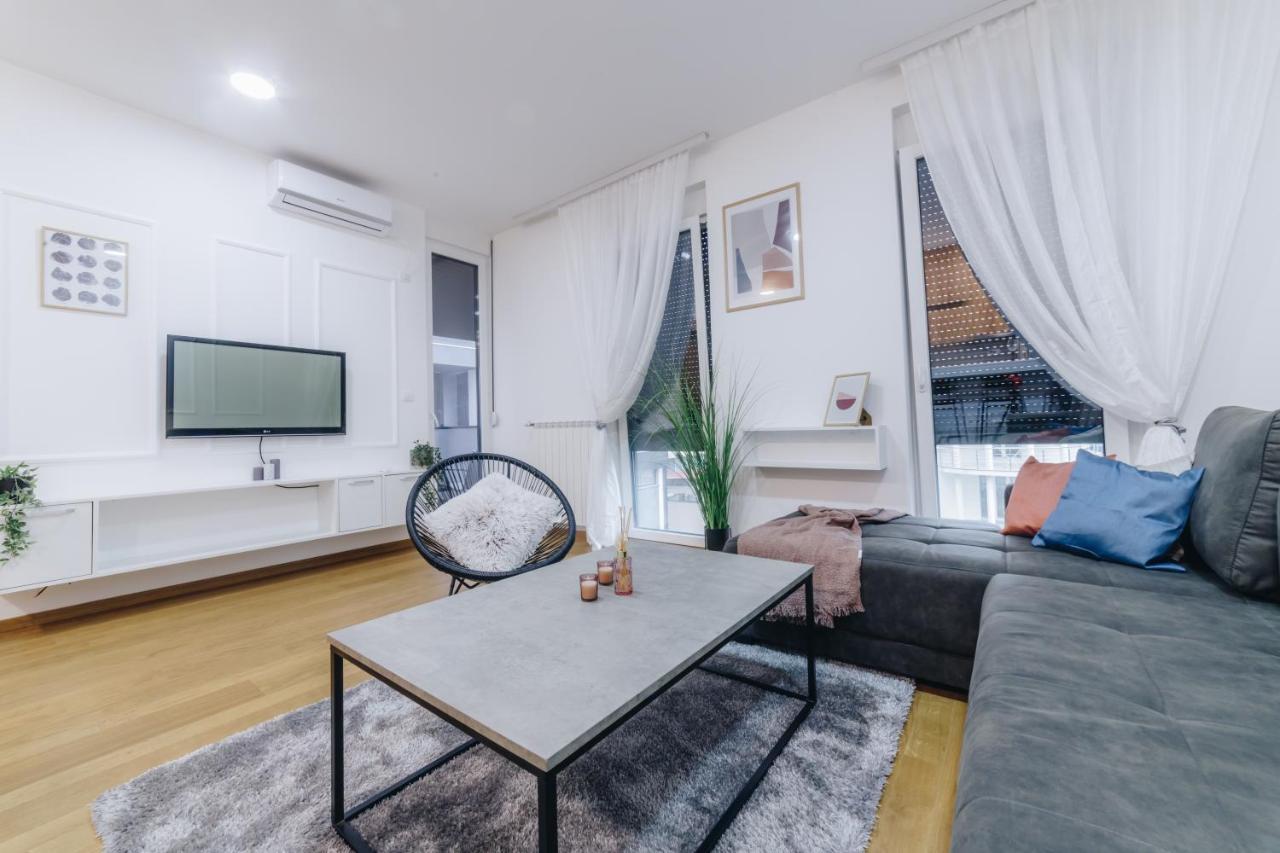 Lust Premium Apartments Kragujevac Bagian luar foto