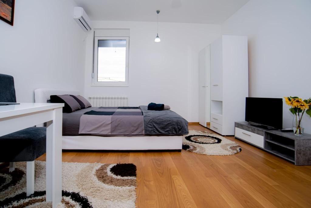 Lust Premium Apartments Kragujevac Bagian luar foto